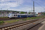 Tags�ber stehen auf den G�tergleisen in Oberbarmen h�ufig einige NX-Triebwagen abgestellt, die in der Hauptverkehrszeit die Z�ge der RB48 verst�rken.